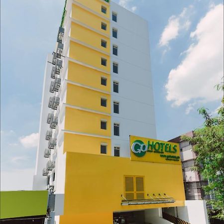 Go Hotels Cubao Quezon City Bagian luar foto